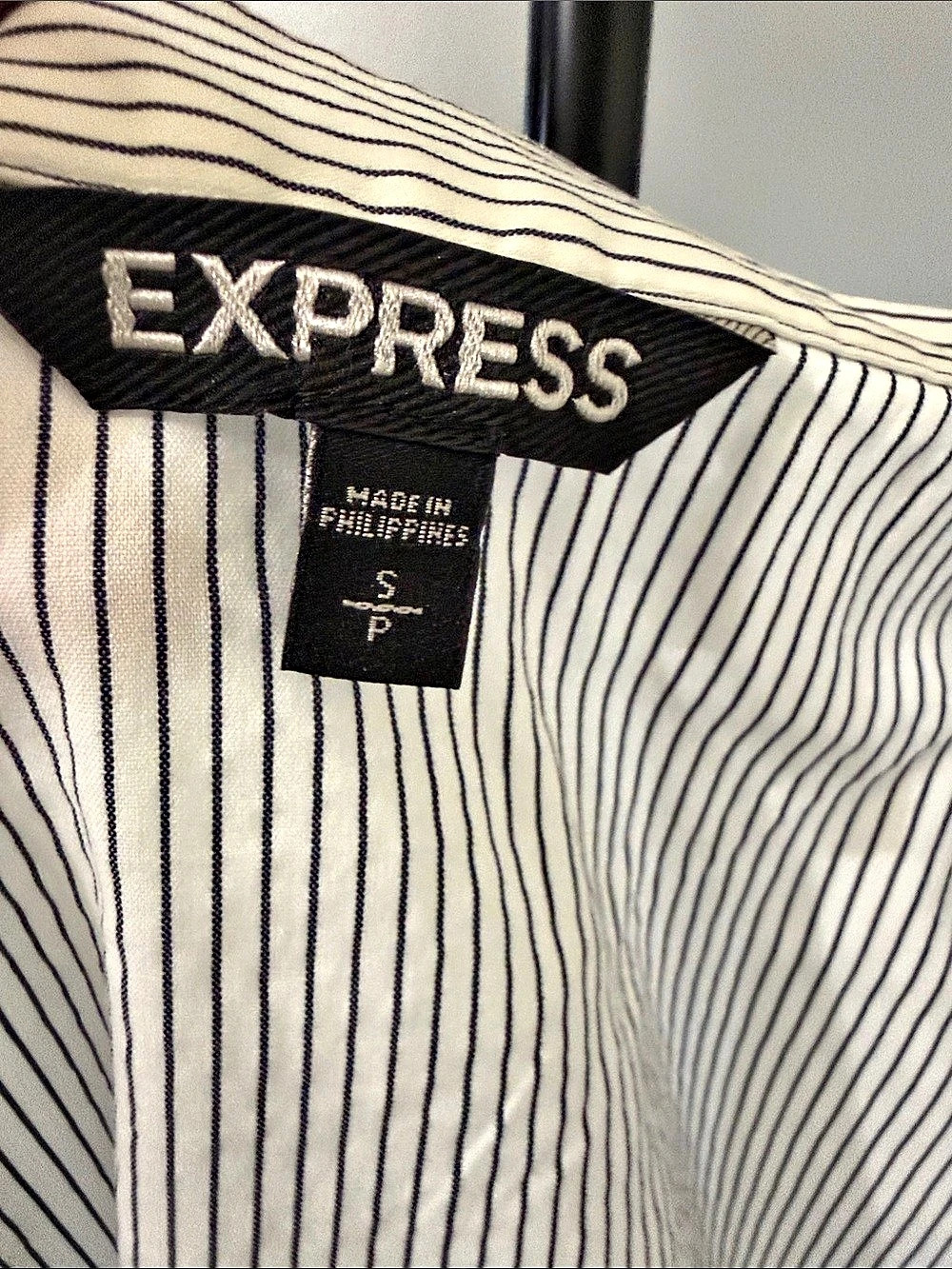 Express Striped Button Down Top in White & Blue Size Small - Picture 3 of 6